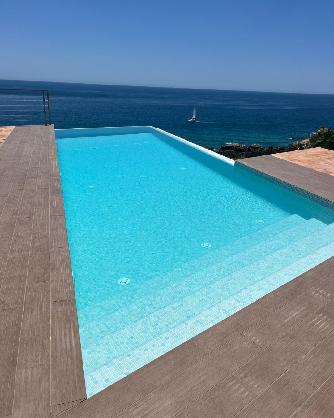 Qué mantenimiento necesita una piscina con cloración salina